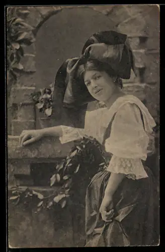 AK Frau in elsass-lothringischer Tracht