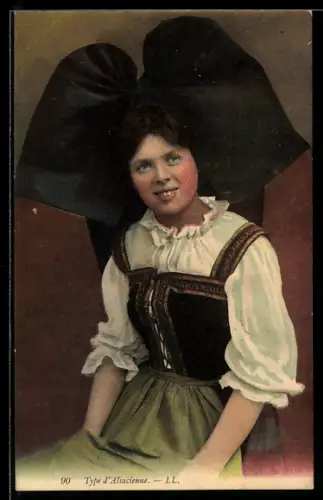 AK Lächelnde Frau in elsass-lothringischer Tracht