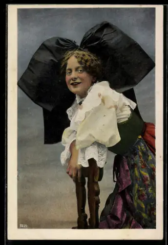 AK Lächelnde Frau in elsass-lothringischer Tracht