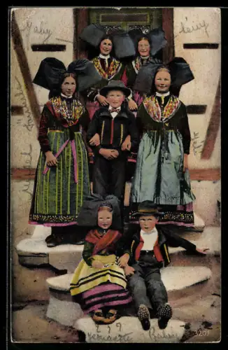 AK Elsässische Dorfjugend in Trachten