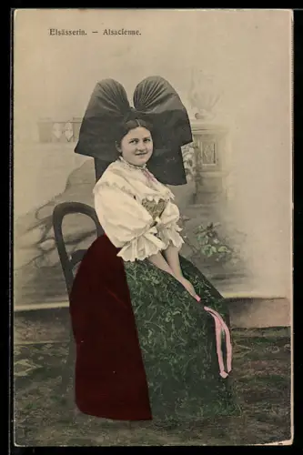 AK Lächelnde Frau in elsass-lothringischer Tracht