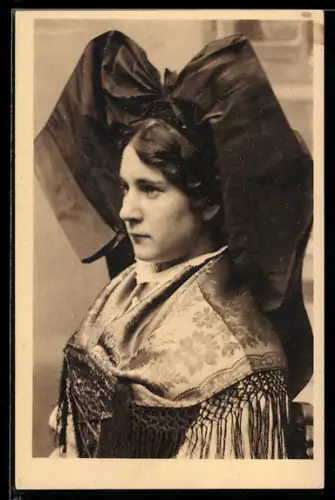 AK Hübsche Frau in elsass-lothringischer Tracht im Profil