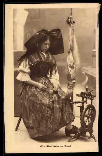 AK Frau in elsass-lothringischer Tracht am Spinnrad