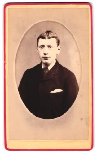 Fotografie W. C. Pearson, Hull, Porträt eines jungen Mannes