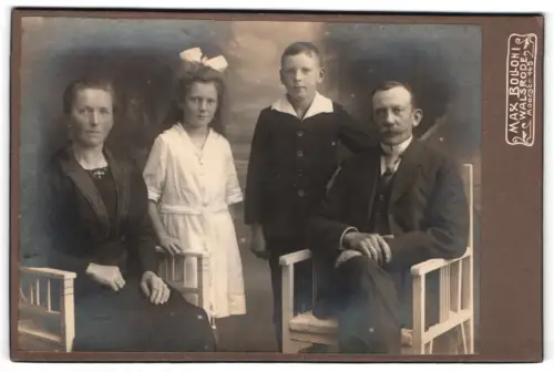 Fotografie Max Bolloni, Walsrode, Moorstr. 45, Familienportrait mit vier Personen