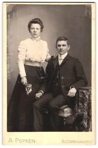Fotografie A. Popken, Altona, Königstrasse 97, Paar im Studio