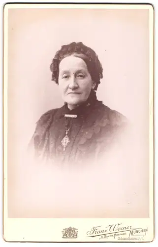 Fotografie Franz Werner, München, Schwanthalerstr. 1, Porträt einer älteren Dame