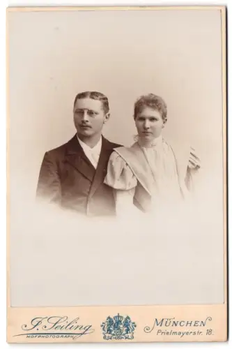 Fotografie J. Seiling, München, Prielmayerstr. 18, Paarporträt im Atelier