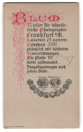 Fotografie Eduard Blum, Frankfurt am Main, Kaiserstrasse 73, Filigran dekorierter Schriftzug mit Namen des Fotografen
