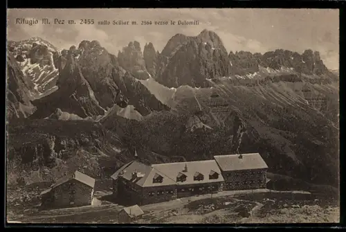 AK Rifugio M. Pez, Ansicht mit Bergen