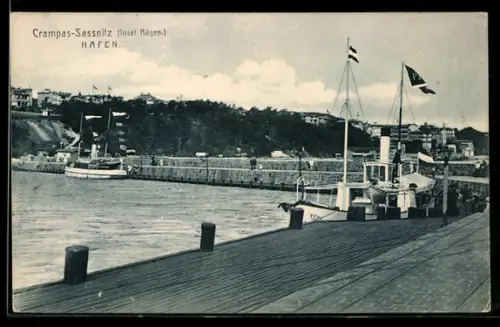AK Crampas-Sassnitz /Insel Rügen, Hafen mit Ortspanorama