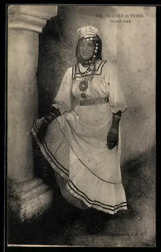 AK Portrait d`une femme d`Ouled-Nail