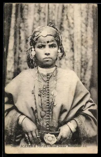 AK Jeune femme Marocaine, Junge Marokkanerin in Tracht