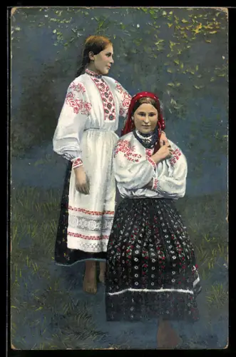 AK Zwei Damen in ukrainischer Tracht