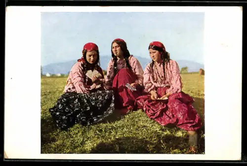 AK Zigeunerinnen spielen Karten