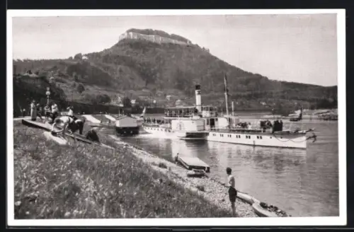 AK Königstein /Sächs. Schweiz, Dampfschiff auf dem Fluss