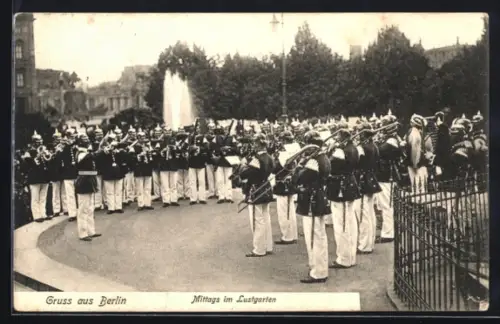 AK Berlin, Mittags im Lustgarten, Musikkapelle
