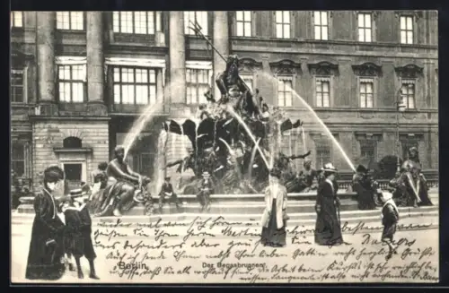 AK Berlin, Begasbrunnen und Passanten