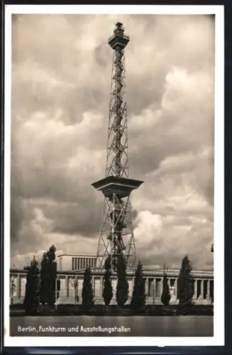 AK Berlin-Charlottenburg, Funkturm, Ausstellungshallen