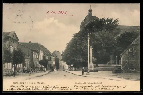 AK Schönberg i. Meckl., Strassenpartie mit Kirche und Kriegerdenkmal