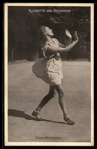 AK Grete Wiesenthal beim Ausdruckstanz im Freien zu Allegretto von Beethoven