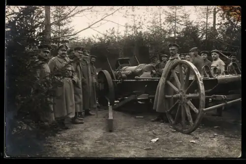 Foto-AK Geschütz beim Verlassen der Stellung, Artillerie