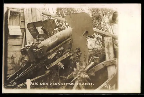 Foto-AK Zerstörtes Artilleriegeschütz aus der Flandernschlacht