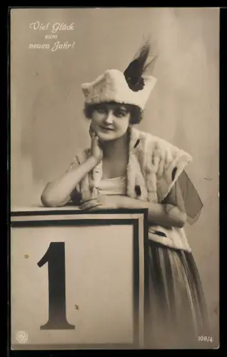 AK Dame mit Pelz und Kalenderblatt, Neujahrsgruss