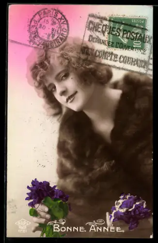 AK Porträt einer Dame im dunklen Pelz