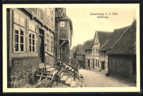 AK Lauenburg a. d. Elbe, Strasse Hohlerweg mit Fachwerkhaus