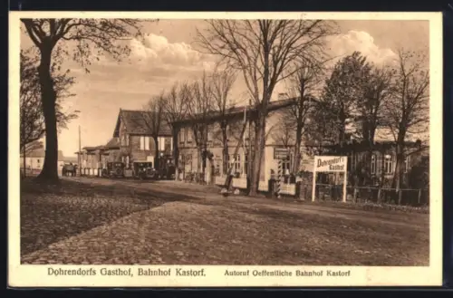 AK Kastorf, Dohrendorfs Gasthof, Bahnhof, Panorama mit Strasse