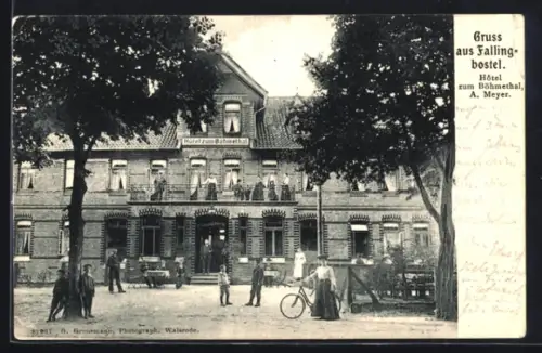 AK Fallingbostel, Hotel zum Böhmetal A. Meyer, mit kleiner Versammlung, Radfahrerin