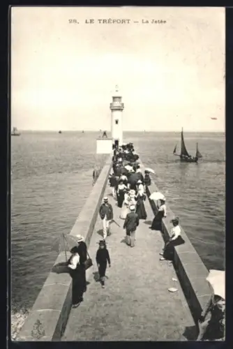 AK Le Tréport, La Jetée, phare
