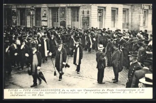 AK Tours, Fete Compagnonnique 1911, Inauguration du Musée Compagnonnique, Compagnons Charrons
