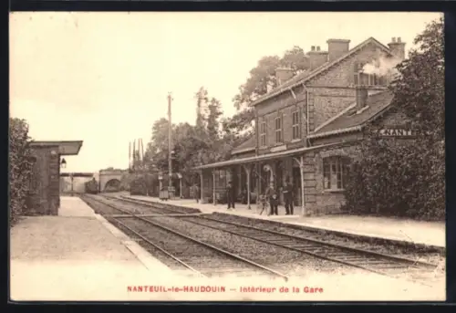 AK Manteuil-le-Haudoin, Interieur de la Gare, Bahnhof