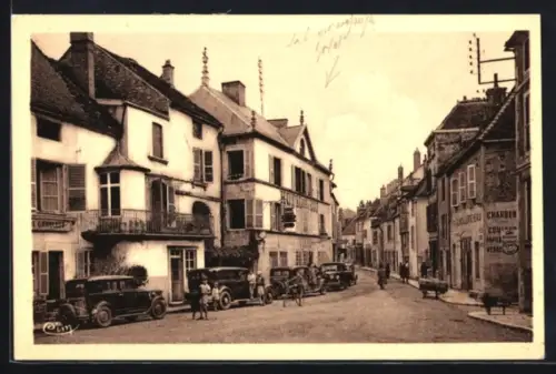 AK Montbard /Cote-d`Or, Place J.-M. Bernard et l`Hotel de l`Ecu