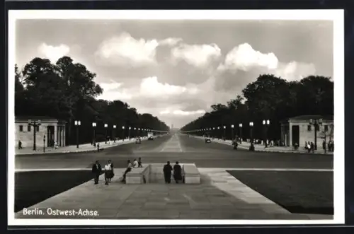 AK Berlin-Tiergarten, Ostwest-Achse mit Passanten