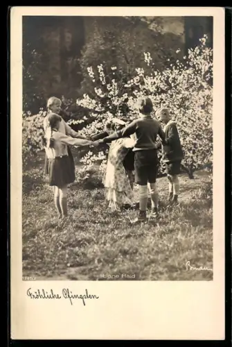 AK Kinder beim Tanz auf einer Wiese