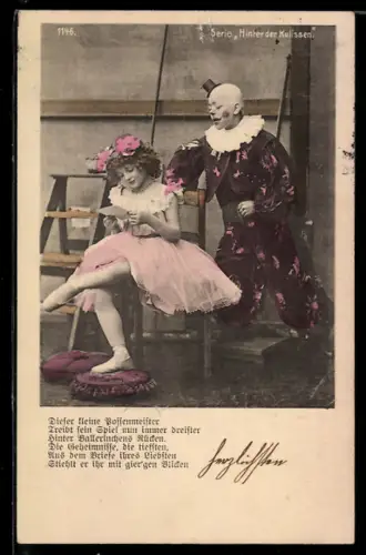 AK Harlekin sieht einem Mädchen über die Schulter