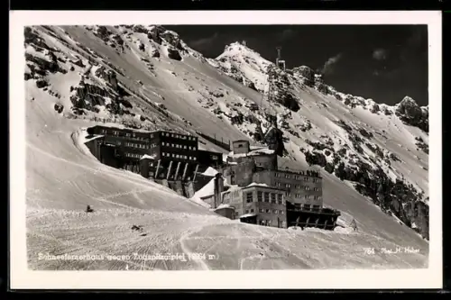 AK Schneefernerhaus, Blick auf die Berghütte mit Zugspitzgipfel