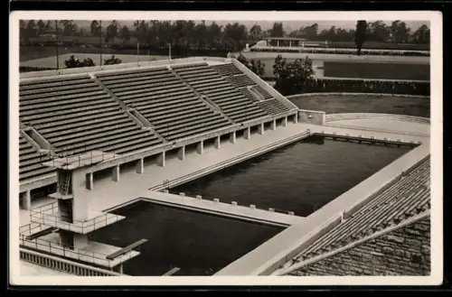 AK Berlin, Reichsportfeld, Blick von der deutschen Kampfbahn auf das Schwimmstadion