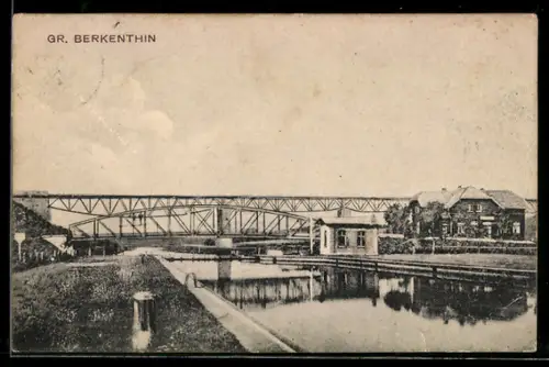 AK Gr. Berkenthin, Uferpartie mit Brücke