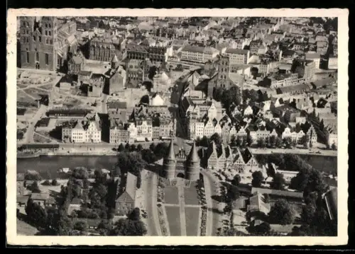 AK Lübeck, Strassenpartie mit Holstentor