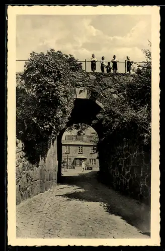 AK Lauenburg /Elbe, Durchblick Friedrichsbrücke