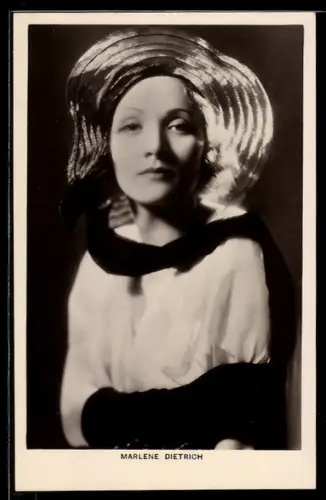 AK Schauspielerin Porträt Marlene Dietrich mit Hut