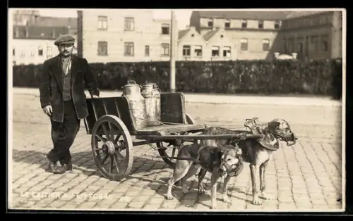 AK Ostende, Le Laitier au Littoral, Mann mit Hundegespann an einer Strasse