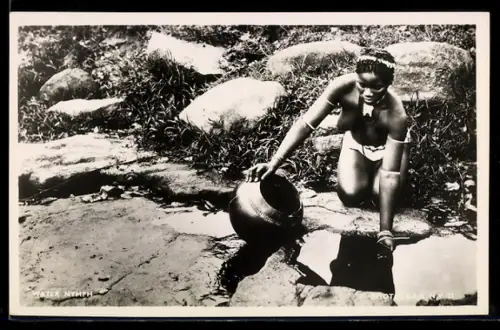 AK Afrikanisches Mädchen holt Wasser vom Fluss