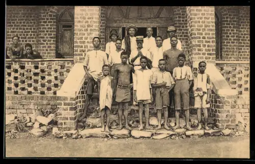 AK Kongolo /Congo Belge, Mission des P. P. du St. Esprit, Catéchistes, afrikanische Volkstypen