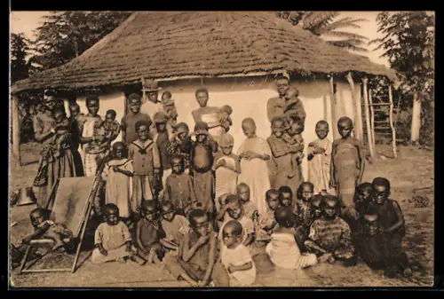 AK Au village chrétien: La jeunesse, afrikanische Volkstypen