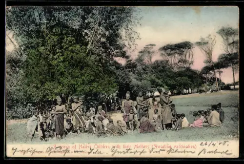 AK A group of Native Children with their Mothers Awaiting vaccination, afrikanische Volkstypen